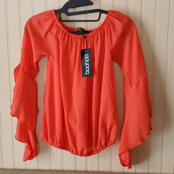 Boohoo Tops - NWT Boohoo Maya fluted frill sleeve top size 4